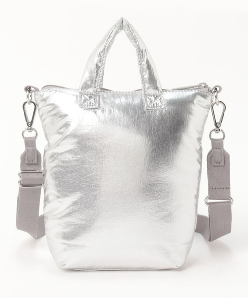 LeSportsac（レスポートサック）の「SMALL HELMET BAG シルバーメタリックホイル（ショルダーバッグ・レディース・シルバー・FREE）」の7枚目の写真