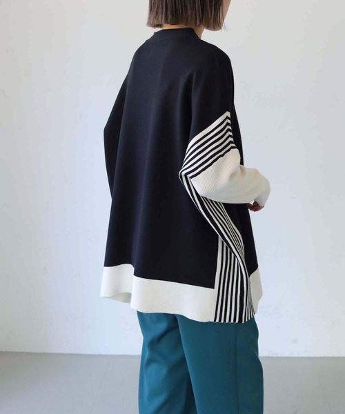 vingtrois（バントロア）の「【Vingtrois】クルーネックボーダーポンチョニット（ニット/セーター・レディース・グリーン/モカ/ホワイト×ブラック/ブラック×ホワイト・M）」の3枚目の写真
