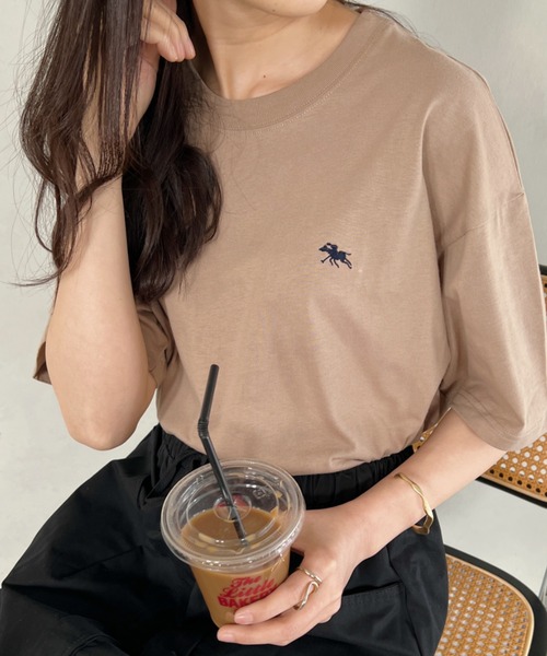 POLOCHAMPS(ポロチャンプス)の「【POLOCHAMPS/ポロチャンプス】 別注 ワンポイント刺繍 クルーネック半袖Tシャツ オーバーサイズ(Tシャツ/カットソー・レディース・ダークグリーン/ブラック/ネイビー/ベージュ/ホワイト/ライトグレー・M/L/XL)」の17枚目の写真
