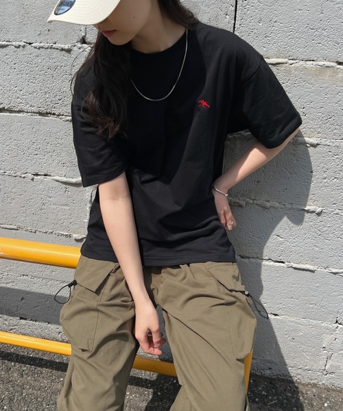POLOCHAMPS(ポロチャンプス)の「【POLOCHAMPS/ポロチャンプス】 別注 ワンポイント刺繍 クルーネック半袖Tシャツ オーバーサイズ(Tシャツ/カットソー・レディース・ダークグリーン/ブラック/ネイビー/ベージュ/ホワイト/ライトグレー・M/L/XL)」の14枚目の写真