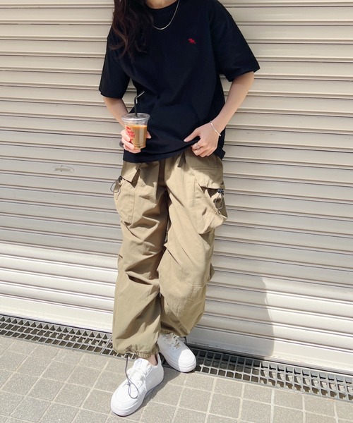 POLOCHAMPS(ポロチャンプス)の「【POLOCHAMPS/ポロチャンプス】 別注 ワンポイント刺繍 クルーネック半袖Tシャツ オーバーサイズ(Tシャツ/カットソー・レディース・ダークグリーン/ブラック/ネイビー/ベージュ/ホワイト/ライトグレー・M/L/XL)」の11枚目の写真