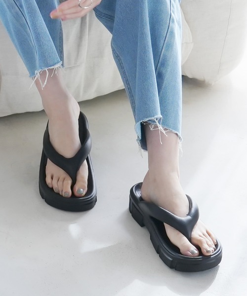 AmiAmi(アミアミ)の「軽量リカバリートングサンダル/ビーチサンダル(サンダル・レディース・ブラック/ホワイト・35/36/37/38/39/40)」の19枚目の写真