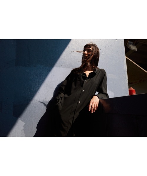 seya.（セヤ）の「EMINONU DRESS/SUMMER WOOL 140'S（ワンピース・レディース・ブラック・2/1）」の10枚目の写真