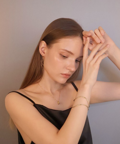 CEMONEMO(セモネモ)の「【金属アレルギー対応】 ダブルウェーブ ロングピアス / silver925(ピアス(両耳用)・レディース・シルバー/ゴールド・FREE)」の19枚目の写真