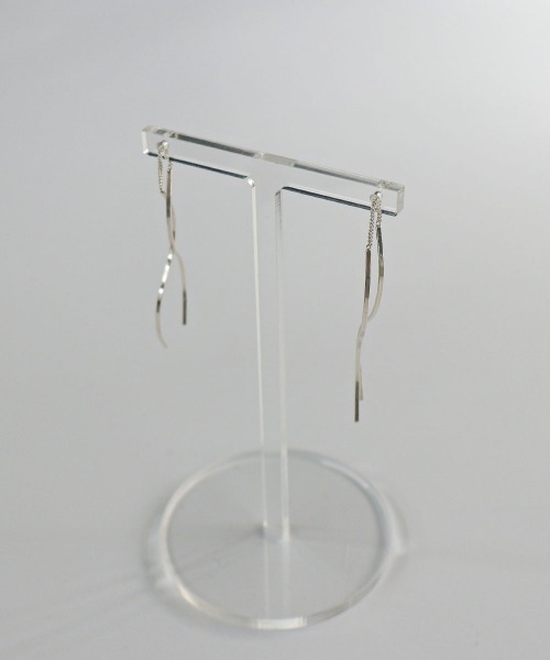 CEMONEMO(セモネモ)の「【金属アレルギー対応】 ダブルウェーブ ロングピアス / silver925(ピアス(両耳用)・レディース・シルバー/ゴールド・FREE)」の16枚目の写真