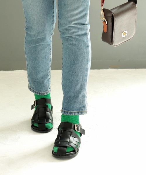 SOROTTO（ソロット）の「編み込み ぺたんこグルカサンダル（サンダル・レディース・キャメル/ブラック/ホワイト・S/L/M/LL）」の6枚目の写真