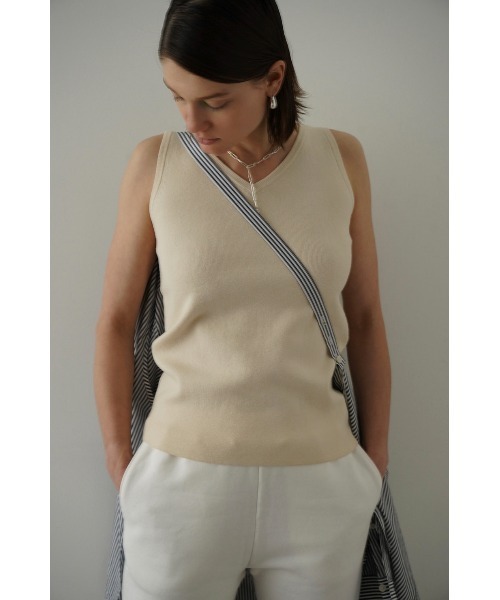 CLANE（クラネ）の「CLANE/クラネ/W FACE KNIT TANK TOPS（タンクトップ・レディース・ベージュ/パープル/ブラック/アイボリー・1）」の2枚目の写真