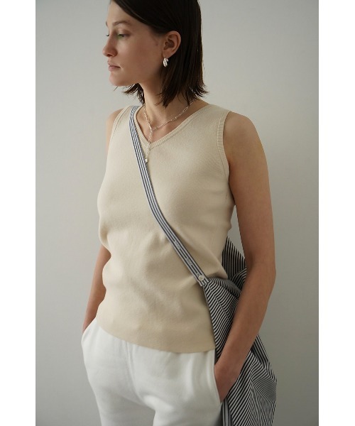 CLANE（クラネ）の「CLANE/クラネ/W FACE KNIT TANK TOPS（タンクトップ・レディース・ベージュ/パープル/ブラック/アイボリー・1）」の16枚目の写真