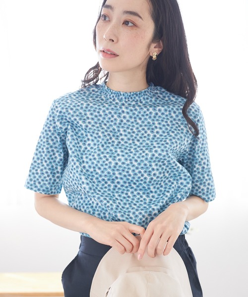 DECOY SINCE 1981(デコイシンスイチキュウハチイチ)の「【リバティ】プリントシャーリングプルオーバー(Tシャツ/カットソー・レディース・ブルー/イエロー・L/M/LL)」の1枚目の写真