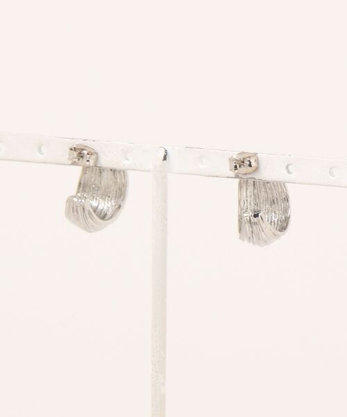 ROOM(-)の「multiple layers pierce(ピアス(両耳用)・レディース・シルバー・FREE)」の4枚目の写真