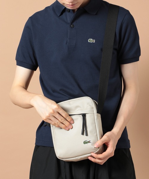 ネオクロコ バーチカルジップカメラバッグ ネオクロコ バーチカルジップカメラバッグ | LACOSTE/ラコステ