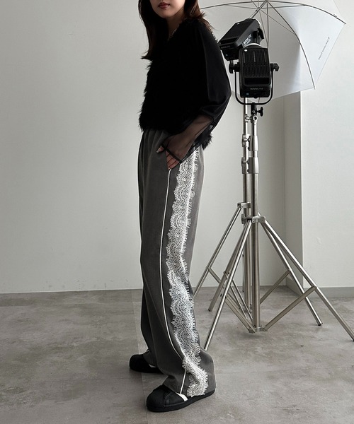 apres jour mignon(アプレジュールミニョン)の「シャギーノースリーブ【ZOZOTOWN限定アイテム】(タンクトップ・レディース・ブラック/グレイッシュベージュ/オフホワイト/ブルー・X-LARGE/フリー)」の21枚目の写真