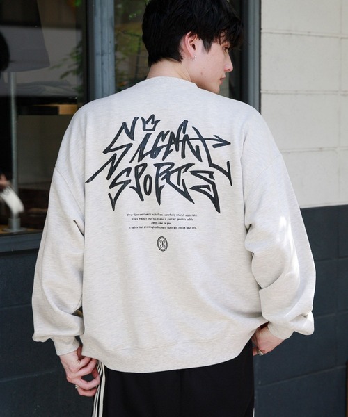 SIGNAL SPORTS(シグナルスポーツ)の「【SIGNAL SPORTS】タギンググラフィック/クルーネック裏毛スウェット(スウェット・メンズ・ブラック/ホワイト/グレー・SMALL/MEDIUM/LARGE)」の2枚目の写真