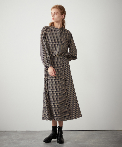 LE SOUK HOLIDAY(ルスークホリデー)の「【セットアップ対応】ジョーゼットブラウス(シャツ/ブラウス・レディース・ブラック/ライトグレー・L/M)」の11枚目の写真