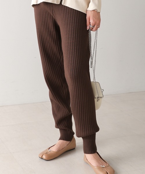 Bab（バブ）の「リブニットジョガーパンツ（その他パンツ・レディース・ブラック/チャコールグレー/ブラウン/アイボリー・S/M）」の4枚目の写真