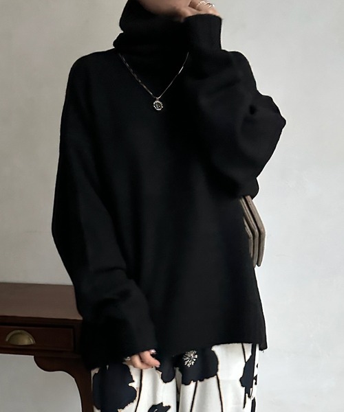 DouDou（ドゥドゥ）の「【WEB限定】 ハイネックワイドプルオーバー（ニット/セーター・レディース・レッド/キャメル/アイボリー/ブラック/ブルー・FREE）」の2枚目の写真