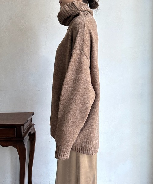 DouDou（ドゥドゥ）の「【WEB限定】 ハイネックワイドプルオーバー（ニット/セーター・レディース・レッド/キャメル/アイボリー/ブラック/ブルー・FREE）」の7枚目の写真