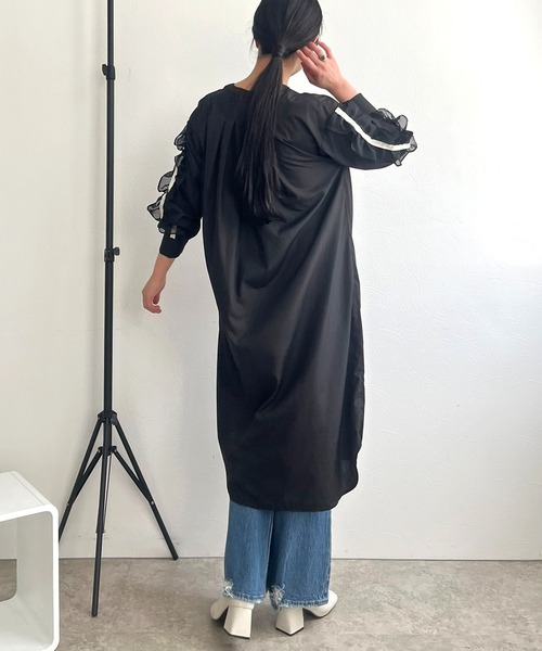 LHELBIE(レルビエ)の「フリルスリーブシャツワンピ(シャツワンピース・レディース・オフホワイト/ブラック・M)」の6枚目の写真