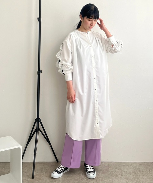 LHELBIE(レルビエ)の「フリルスリーブシャツワンピ(シャツワンピース・レディース・オフホワイト/ブラック・M)」の15枚目の写真