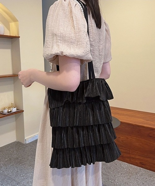 sakishimatokyo（サキシマトーキョー）の「シャイニープリーツトートBAG（ショルダーバッグ・レディース・ピンク/ホワイト/ブラック・FREE）」の2枚目の写真