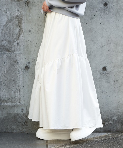 Chico（チコ）の「【2024SS】キラキラフレアボリュームスカート（スカート・レディース・シルバー/ブラック/ホワイト・FREE）」の2枚目の写真