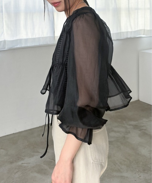 EPIMI E'PIMMY（エピミエピミー）の「2WAYオーガンシアーシャーリングブラウス（シャツ/ブラウス・レディース・ブラック/ピンクベージュ/オフホワイト/ブルー・MEDIUM）」の11枚目の写真