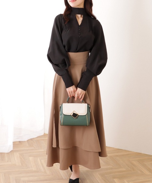 Lace Ladies(レースレディース)の「Vネック風 カットアウト ピンタック ディープカフス ブラウス(シャツ/ブラウス・レディース・ホワイト/ネイビー/ブラック/アイボリー・S/FREE)」の9枚目の写真