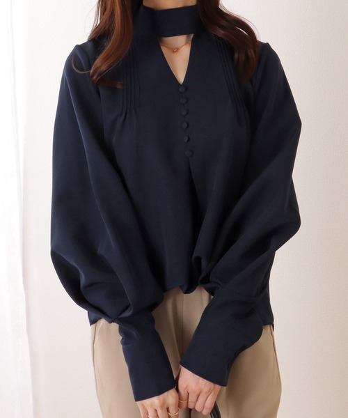 Lace Ladies(レースレディース)の「Vネック風 カットアウト ピンタック ディープカフス ブラウス(シャツ/ブラウス・レディース・ホワイト/ネイビー/ブラック/アイボリー・S/FREE)」の10枚目の写真