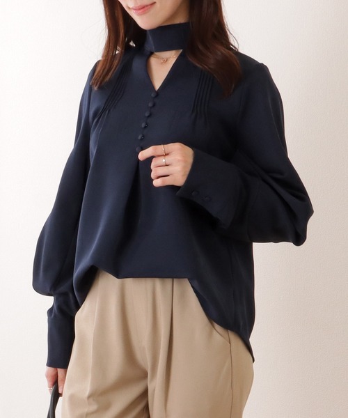 Lace Ladies(レースレディース)の「Vネック風 カットアウト ピンタック ディープカフス ブラウス(シャツ/ブラウス・レディース・ホワイト/ネイビー/ブラック/アイボリー・S/FREE)」の12枚目の写真