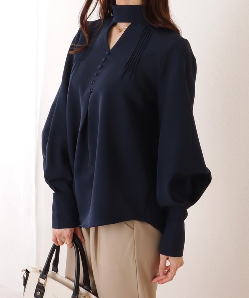 Lace Ladies(レースレディース)の「Vネック風 カットアウト ピンタック ディープカフス ブラウス(シャツ/ブラウス・レディース・ホワイト/ネイビー/ブラック/アイボリー・S/FREE)」の13枚目の写真