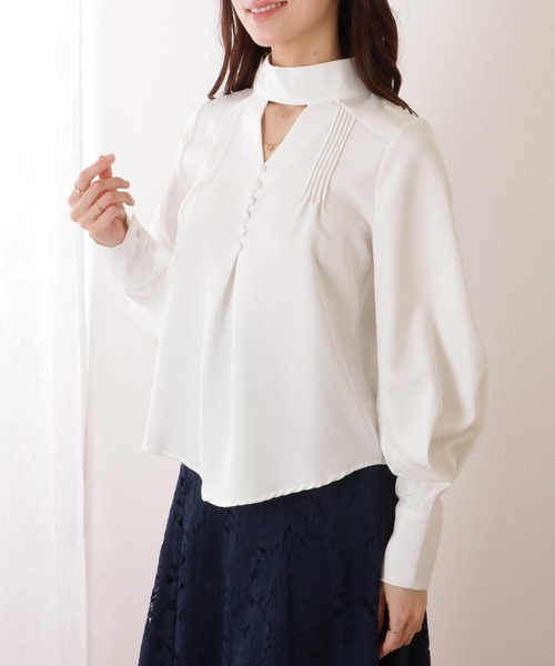 Lace Ladies(レースレディース)の「Vネック風 カットアウト ピンタック ディープカフス ブラウス(シャツ/ブラウス・レディース・ホワイト/ネイビー/ブラック/アイボリー・S/FREE)」の20枚目の写真