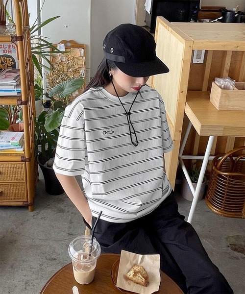 Chillfar(チルファー)の「アソートボーダー刺繍ロゴTシャツ(Tシャツ/カットソー・レディース・ブラウン系/ホワイト×ブラック/ブラウン系1/杢グレー/ネイビー系/ブラック×ホワイト/ブラック系・FREE)」の9枚目の写真