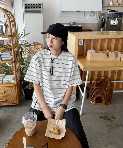 Chillfar(チルファー)の「アソートボーダー刺繍ロゴTシャツ(Tシャツ/カットソー・レディース・ブラウン系/ホワイト×ブラック/ブラウン系1/杢グレー/ネイビー系/ブラック×ホワイト/ブラック系・FREE)」の11枚目の写真