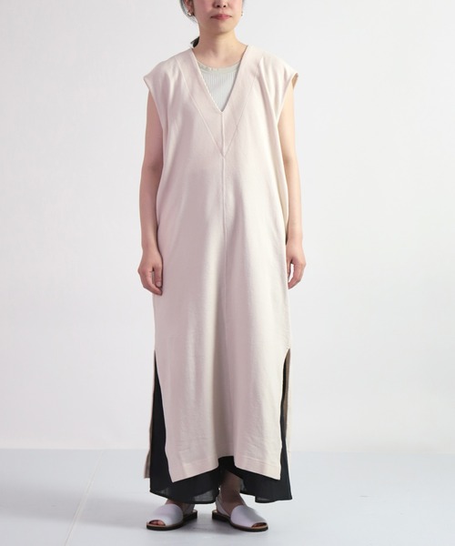 OWLEYE by domingo（アウルアイ バイドミンゴ）の「[ OWLEYE by domingo / アウルアイ ] 竹節編みコットン Vネックワンピース（ワンピース・レディース・チャコールグレー/アイボリー・FREE）」の2枚目の写真