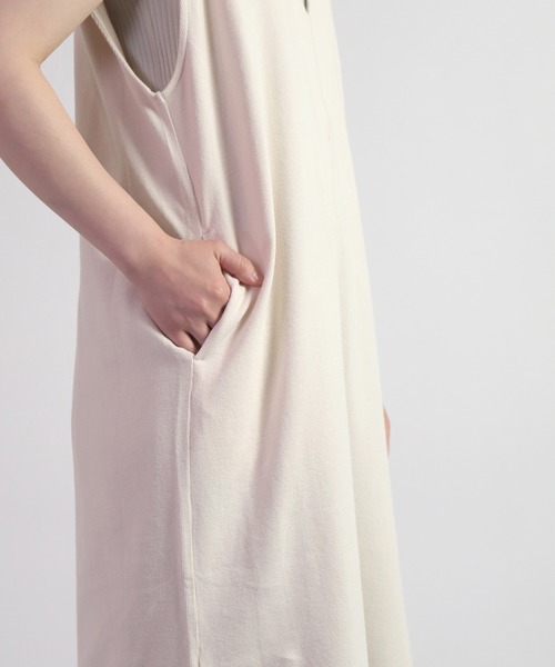 OWLEYE by domingo（アウルアイ バイドミンゴ）の「[ OWLEYE by domingo / アウルアイ ] 竹節編みコットン Vネックワンピース（ワンピース・レディース・チャコールグレー/アイボリー・FREE）」の11枚目の写真