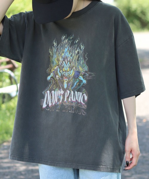 Disney（ディズニー）の「Disney/ディズニー ミッキーマウス ヴィランズ オーバーサイズ ピグメント ヴィンテージ加工 ロックテイスト 半袖Tシャツ/レディース メンズ（Tシャツ/カットソー・レディース・ブラック系/ブラック系1/ブラック系その他2/ブラック系その他3/ブラック系その他4/ブラック系その他5/ブラック系その他6/スミクロ/ブラック系その他・M/L/LL）」の11枚目の写真