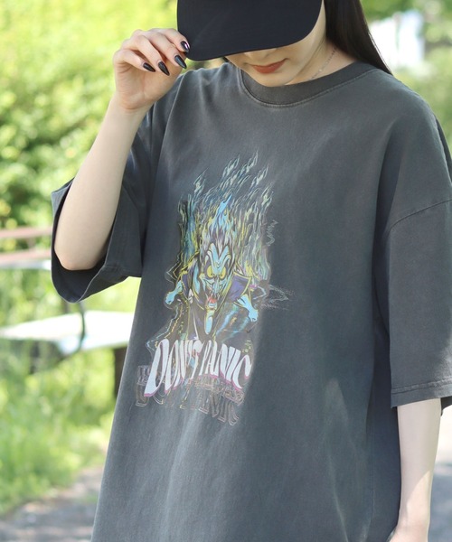 Disney（ディズニー）の「Disney/ディズニー ミッキーマウス ヴィランズ オーバーサイズ ピグメント ヴィンテージ加工 ロックテイスト 半袖Tシャツ/レディース メンズ（Tシャツ/カットソー・レディース・ブラック系/ブラック系1/ブラック系その他2/ブラック系その他3/ブラック系その他4/ブラック系その他5/ブラック系その他6/スミクロ/ブラック系その他・M/L/LL）」の10枚目の写真