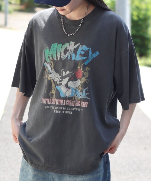 Disney（ディズニー）の「Disney/ディズニー ミッキーマウス ヴィランズ オーバーサイズ ピグメント ヴィンテージ加工 ロックテイスト 半袖Tシャツ/レディース メンズ（Tシャツ/カットソー・レディース・ブラック系/ブラック系1/ブラック系その他2/ブラック系その他3/ブラック系その他4/ブラック系その他5/ブラック系その他6/スミクロ/ブラック系その他・M/L/LL）」の19枚目の写真