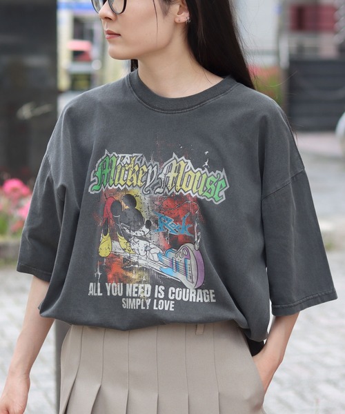 Disney（ディズニー）の「Disney/ディズニー ミッキーマウス ヴィランズ オーバーサイズ ピグメント ヴィンテージ加工 ロックテイスト 半袖Tシャツ/レディース メンズ（Tシャツ/カットソー・レディース・ブラック系/ブラック系1/ブラック系その他2/ブラック系その他3/ブラック系その他4/ブラック系その他5/ブラック系その他6/スミクロ/ブラック系その他・M/L/LL）」の16枚目の写真