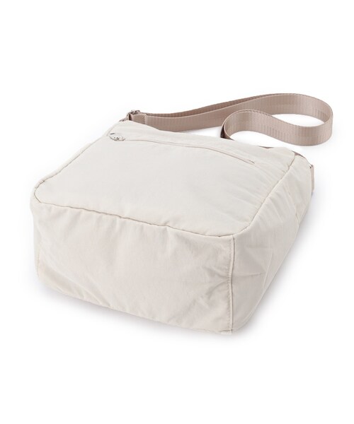 SHOO・LA・RUE（シューラルー）の「◆【撥水】10ポケスクエアショルダーバッグ（ショルダーバッグ・レディース・アイボリー/ブラック/オレンジ・00）」の8枚目の写真