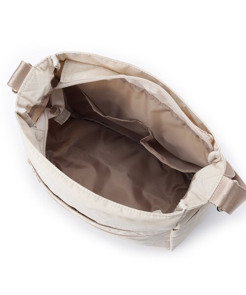 SHOO・LA・RUE（シューラルー）の「◆【撥水】10ポケスクエアショルダーバッグ（ショルダーバッグ・レディース・アイボリー/ブラック/オレンジ・00）」の9枚目の写真