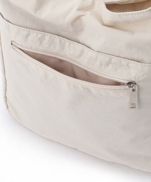 SHOO・LA・RUE（シューラルー）の「◆【撥水】10ポケスクエアショルダーバッグ（ショルダーバッグ・レディース・アイボリー/ブラック/オレンジ・00）」の13枚目の写真