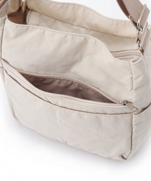 SHOO・LA・RUE（シューラルー）の「◆【撥水】10ポケスクエアショルダーバッグ（ショルダーバッグ・レディース・アイボリー/ブラック/オレンジ・00）」の14枚目の写真