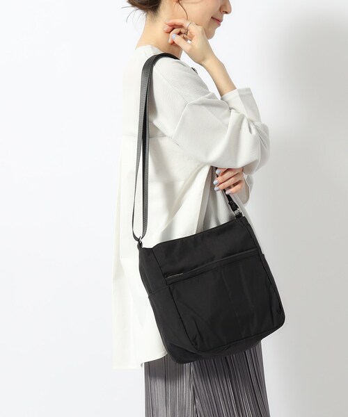 SHOO・LA・RUE（シューラルー）の「◆【撥水】10ポケスクエアショルダーバッグ（ショルダーバッグ・レディース・アイボリー/ブラック/オレンジ・00）」の17枚目の写真