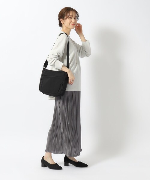 SHOO・LA・RUE（シューラルー）の「◆【撥水】10ポケスクエアショルダーバッグ（ショルダーバッグ・レディース・アイボリー/ブラック/オレンジ・00）」の18枚目の写真