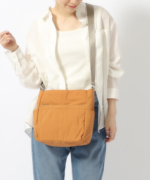 SHOO・LA・RUE（シューラルー）の「◆【撥水】10ポケスクエアショルダーバッグ（ショルダーバッグ・レディース・アイボリー/ブラック/オレンジ・00）」の19枚目の写真