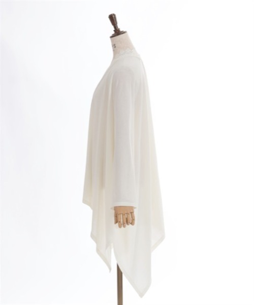 axes femme（アクシーズファム）の「バラ釦付ＵＶイレヘムポンチョ（ストール/ショール・レディース・ブラック/グレイッシュベージュ/キナリ・FREE）」の8枚目の写真