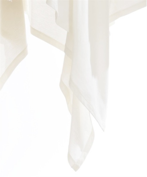 axes femme（アクシーズファム）の「バラ釦付ＵＶイレヘムポンチョ（ストール/ショール・レディース・ブラック/グレイッシュベージュ/キナリ・FREE）」の5枚目の写真