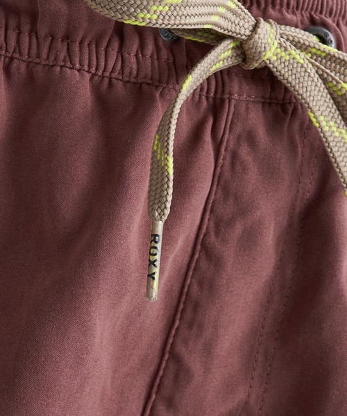 ROXY（ロキシー）の「BITTER SWEET SHORTS/ロキシーウエストゴムサーフトランクス (水着）（水着・レディース・カーキ/ブラウン/ブルー/ブラック・SMALL/MEDIUM/LARGE）」の14枚目の写真