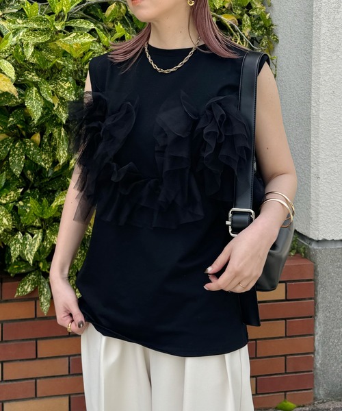 y/m by misato（イムバイミサト）の「カットチュールドッキングノースリトップス（タンクトップ・レディース・ブラック/オフホワイト・FREE）」の14枚目の写真